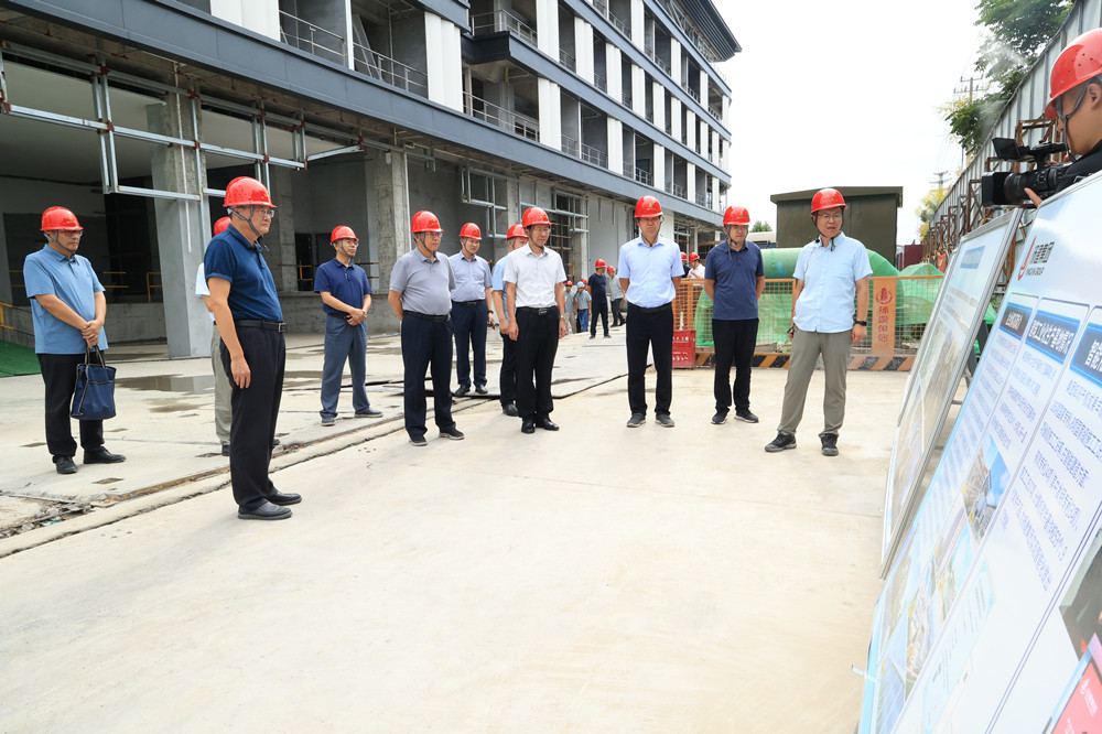 市人大調(diào)研集團(tuán)智能建造推廣應(yīng)用情況